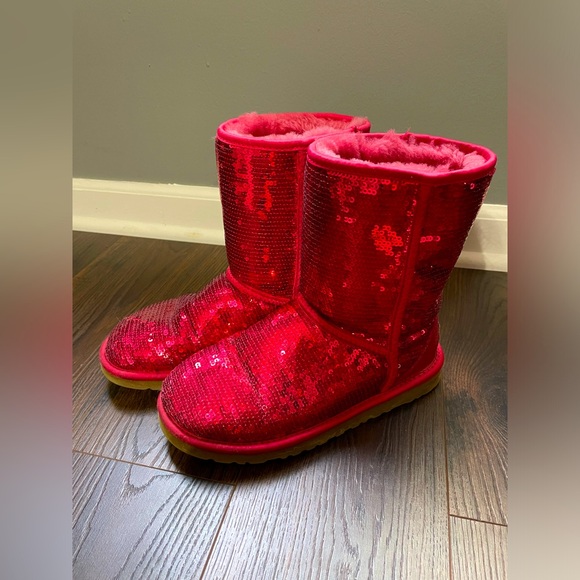 Vintage Sparkly Red Uggs - Picture 2 of 6